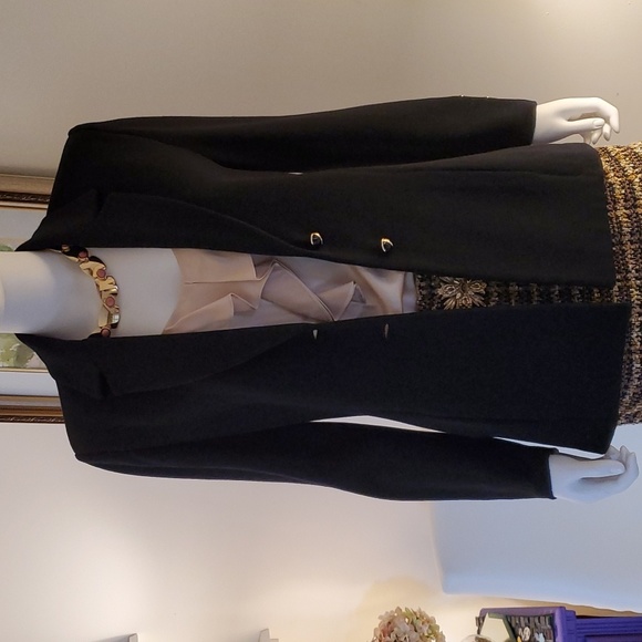 St. John Basics 2-Button Black Blazer in Classic Santana Knit, Size 8 - Picture 3 of 12